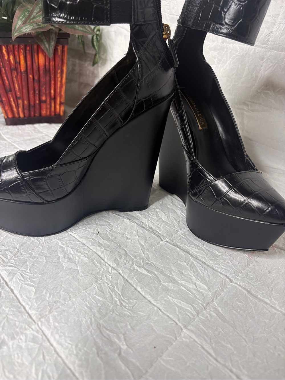 BCBGMaxAzria Black Croc-Embossed Pointed Ankle-Strap Wedged size 6 - Picture 5 of 9